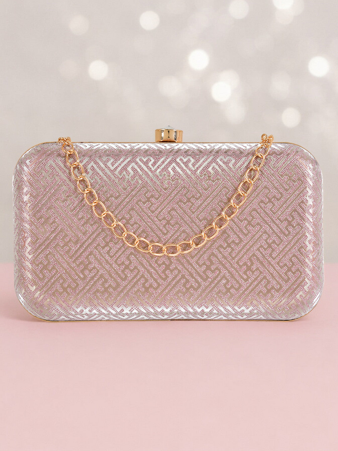 Clasp & Chic