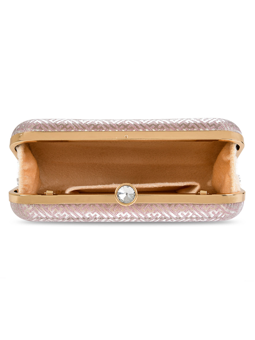 Clasp & Chic
