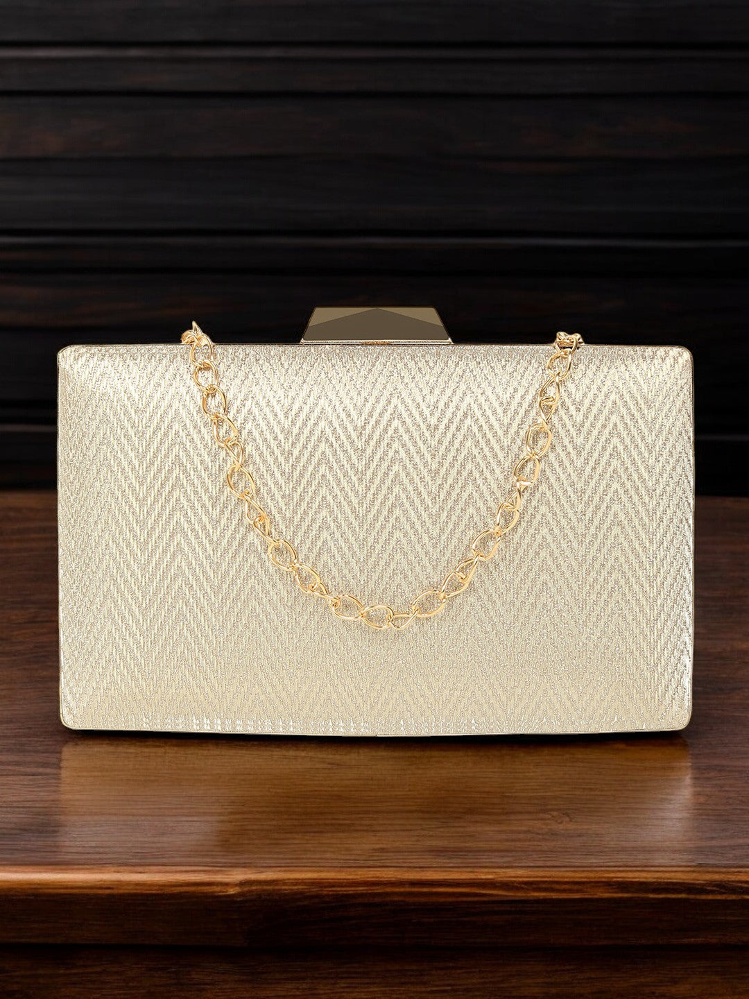 Glamor Gold Chain Clutch