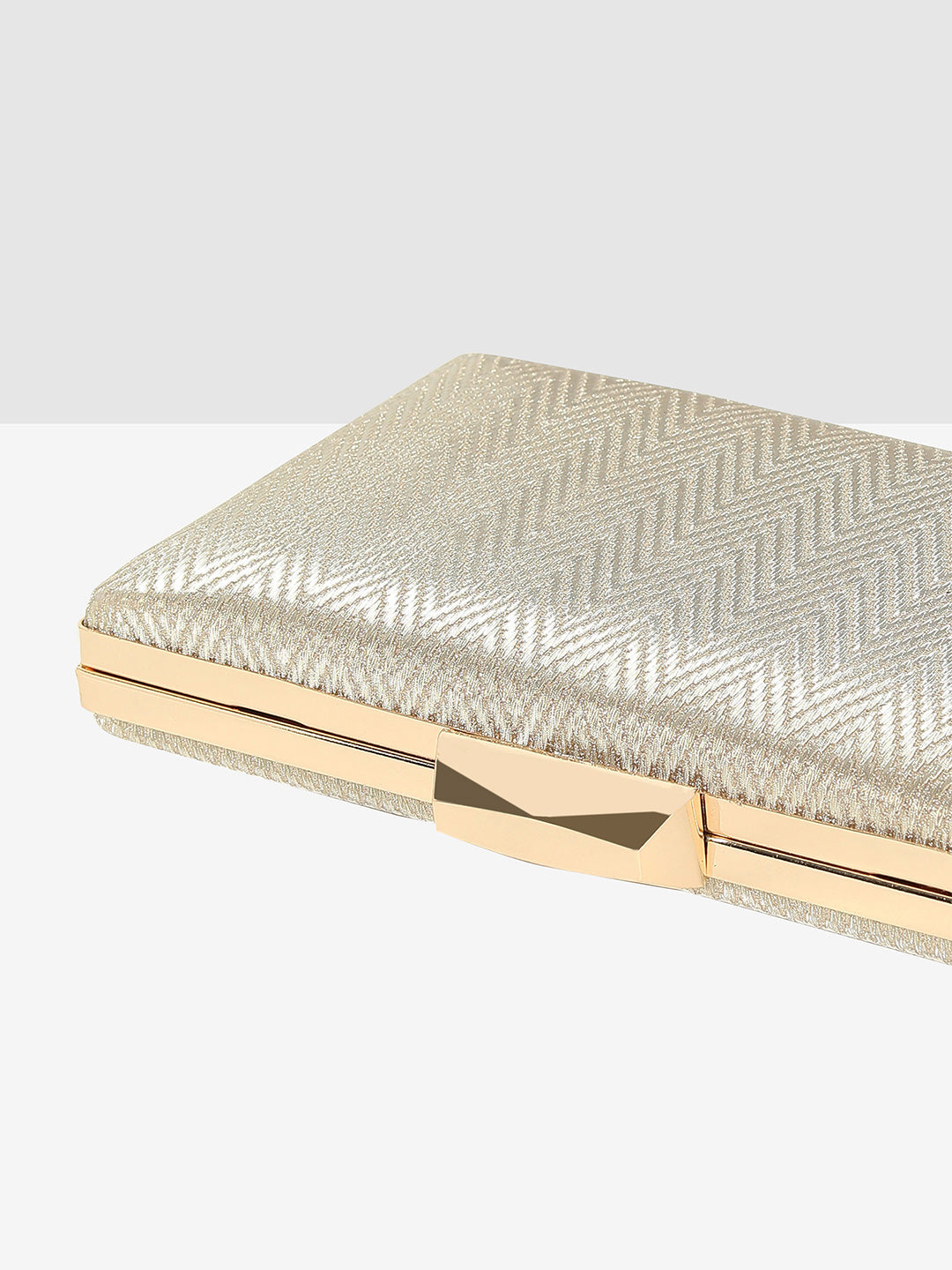 Glamor Gold Chain Clutch
